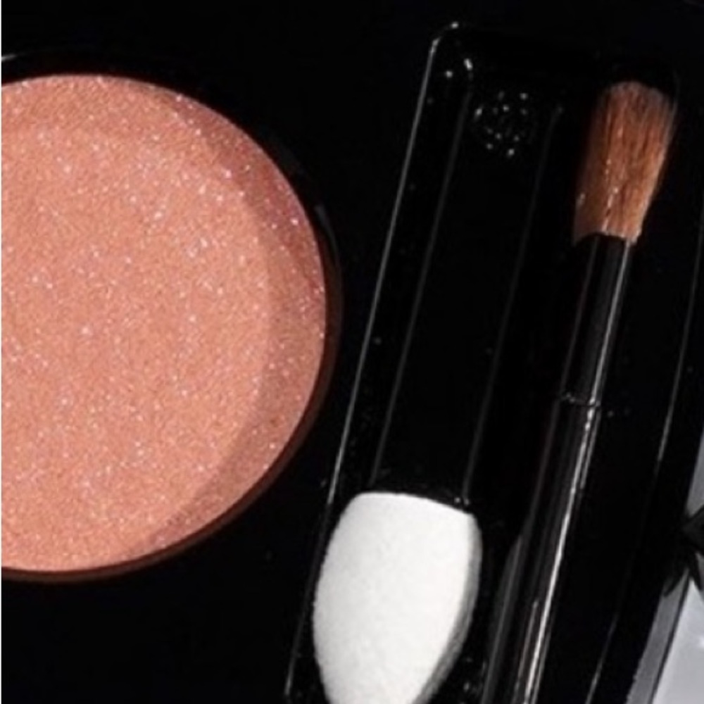 CHANEL 💫 Limited Edition 💫 Ombré Essentielle 822 Rose in hand eyeshadow - Picture 8 of 8